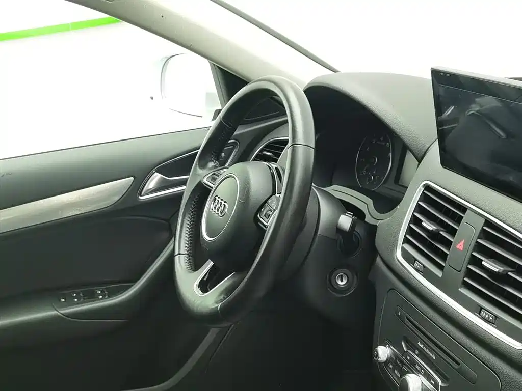 Audi Q3 2015 30 TFSI Comfort фото 22