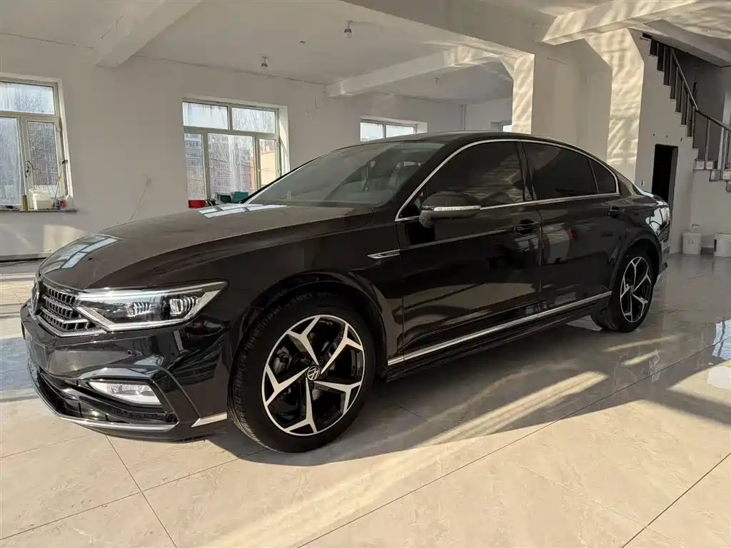 Volkswagen Magotan 2023 2 Million Units Anniversary Edition 330TSI DSG Leading Type