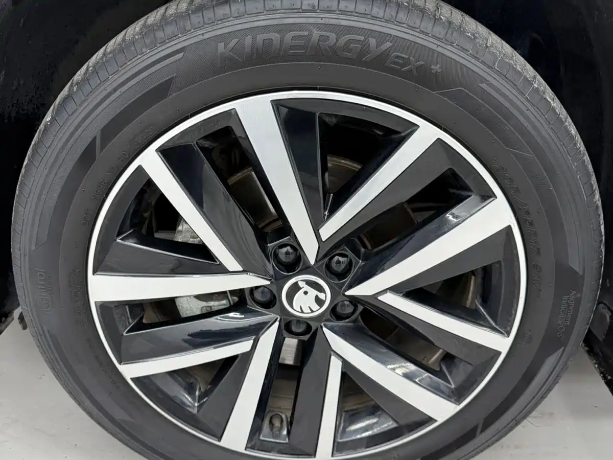 Škoda Kamiq 2022 1.5L Automatic Comfort Edition фото 17