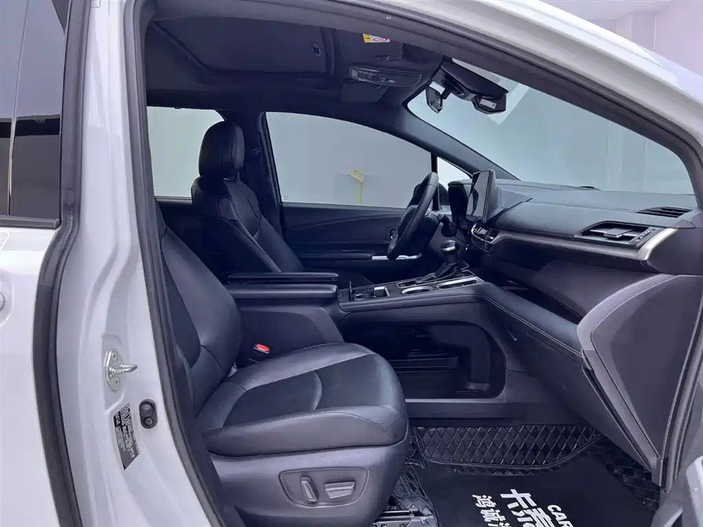 Toyota Granvia 2024 2.5L Hybrid Premium PLUS фото 20