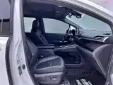 Фото 20 - Toyota Granvia