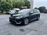 Фото 1 - Chrysler Pacifica PHEV
