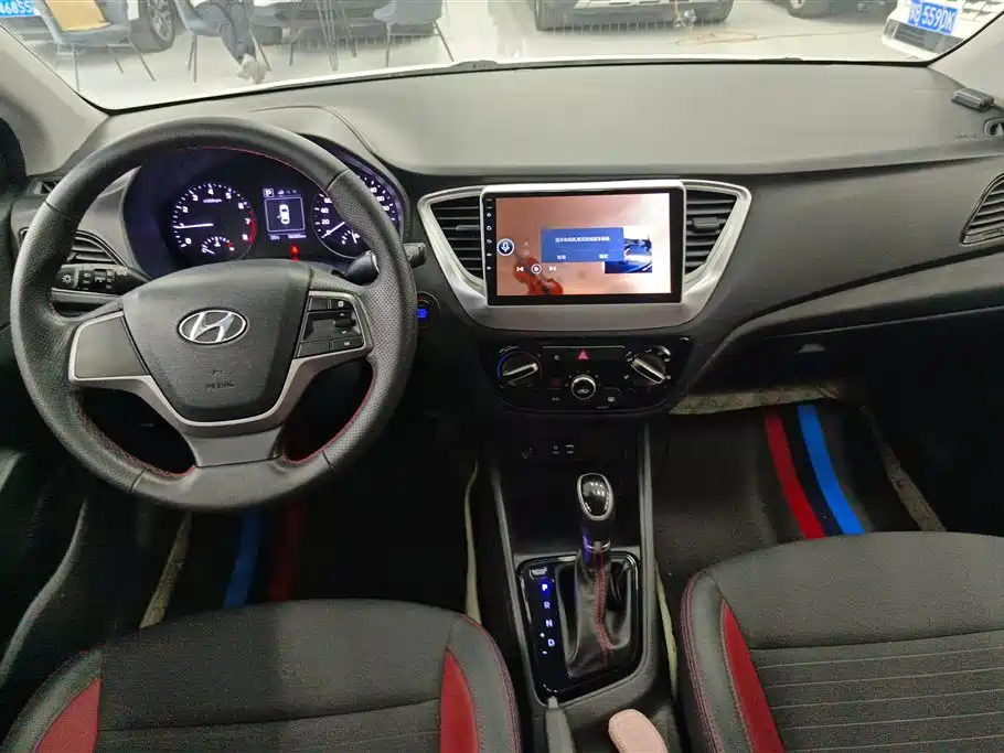 Hyundai Verna 2016 1.4L Automatic Vitality Edition SPORT фото 12