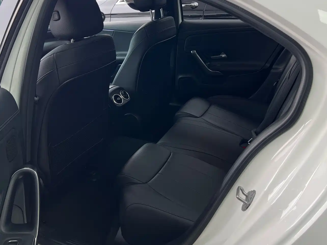 Mercedes-Benz A-Class 2019 A 200 L фото 6