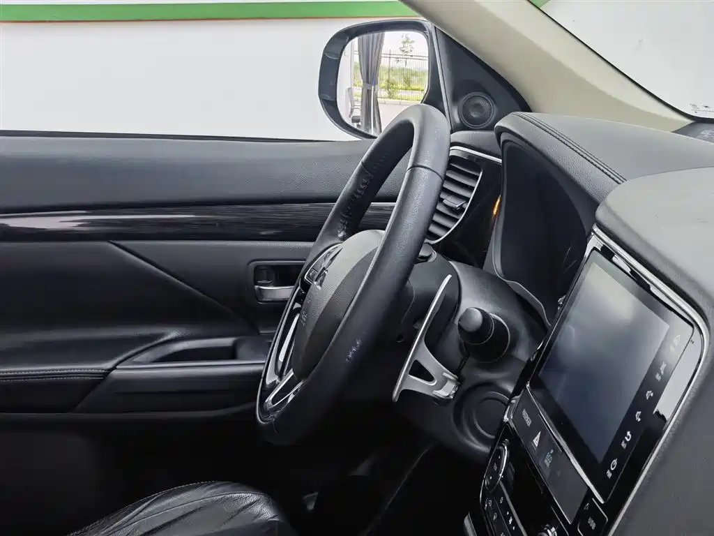 Mitsubishi Outlander 2016 2.4L 4WD Elite Edition 5-seater фото 22