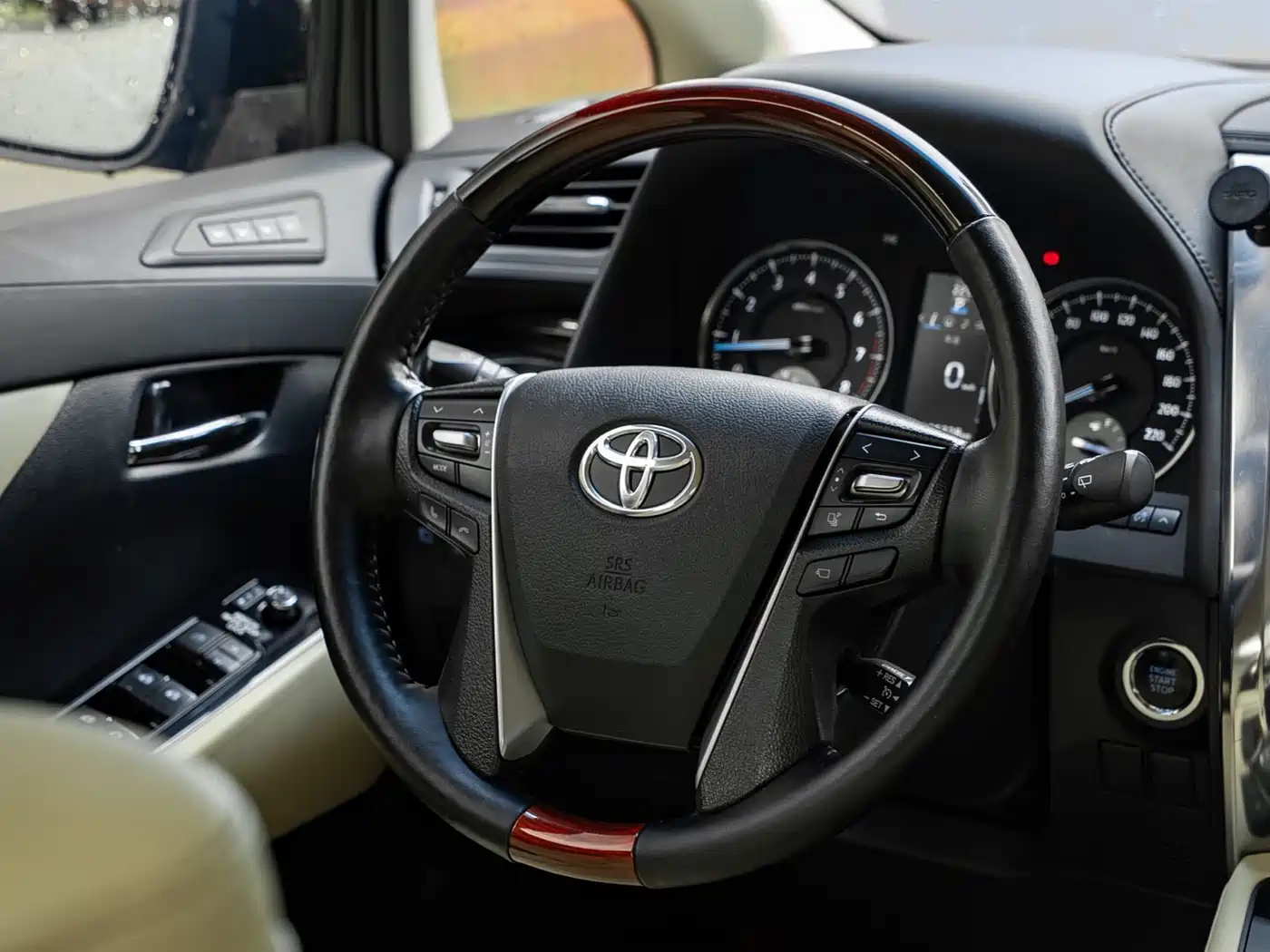 Toyota Alphard 2015 3.5L Luxury Edition фото 10