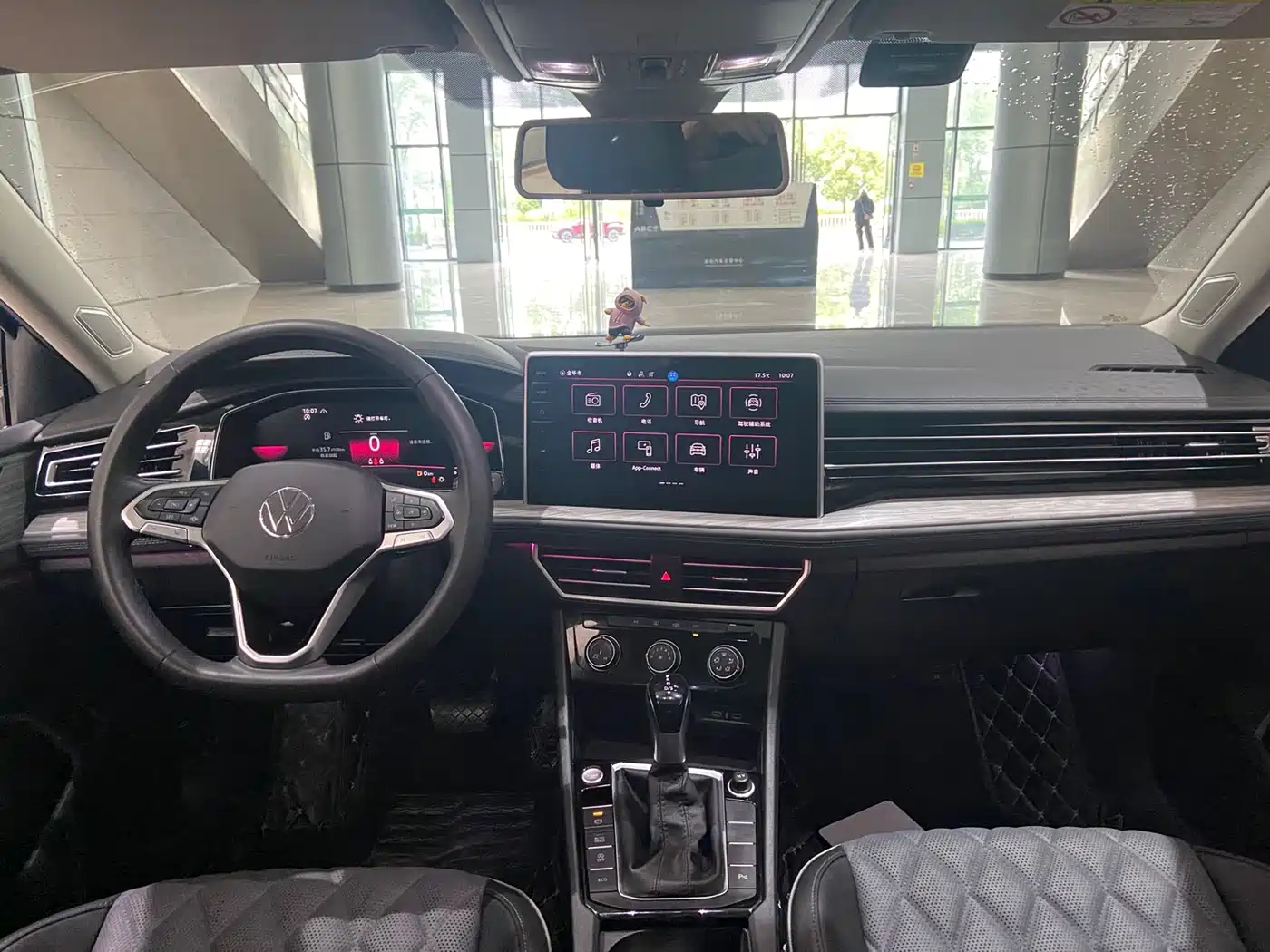 Volkswagen Sagitar 2023 300TSI DSG Surpassing Edition фото 13