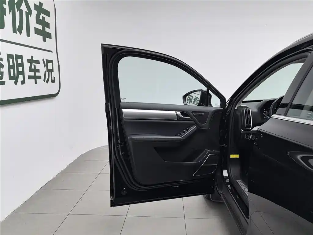BYD Tang 2018 2.0T Automatic Smart Connection Honor Edition 7-Seater China V фото 8