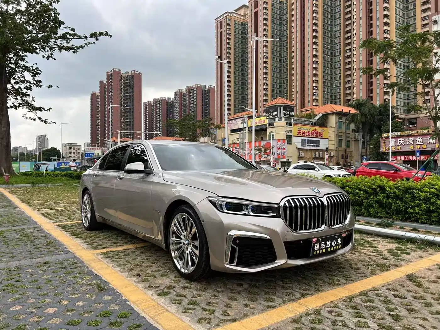 BMW 7 Series 2013 Model 740Li Luxury фото 3
