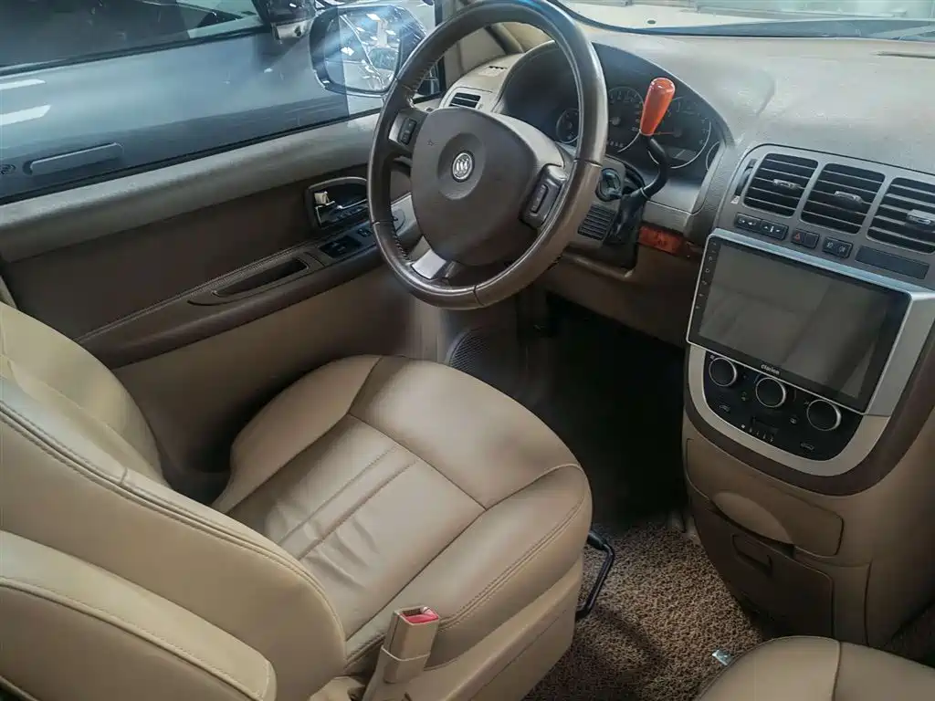 Buick GL8 2011 2.4L LT Executive Edition фото 12