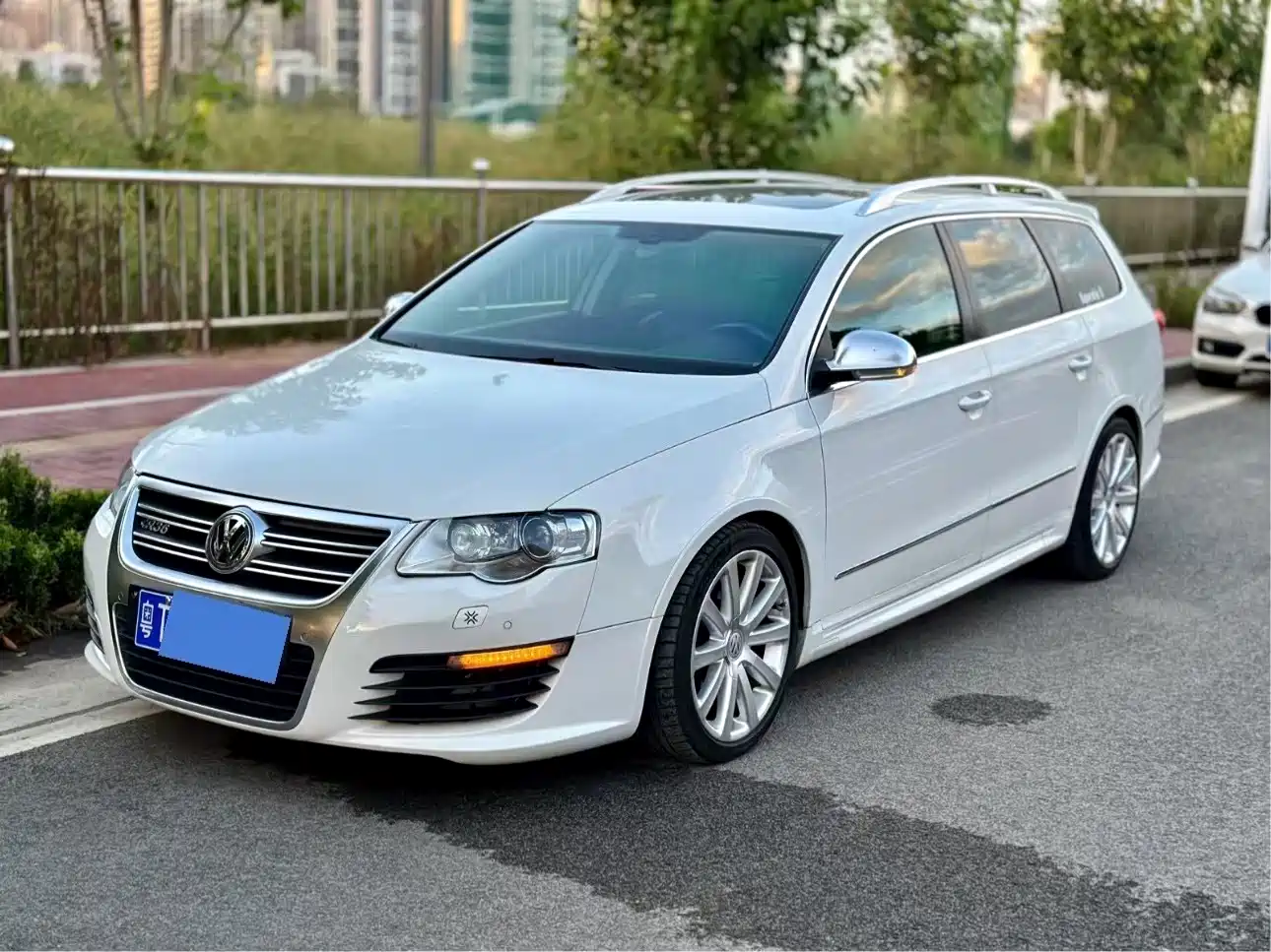 Volkswagen Passat 2011 2008 Volkswagen R36 Wagon