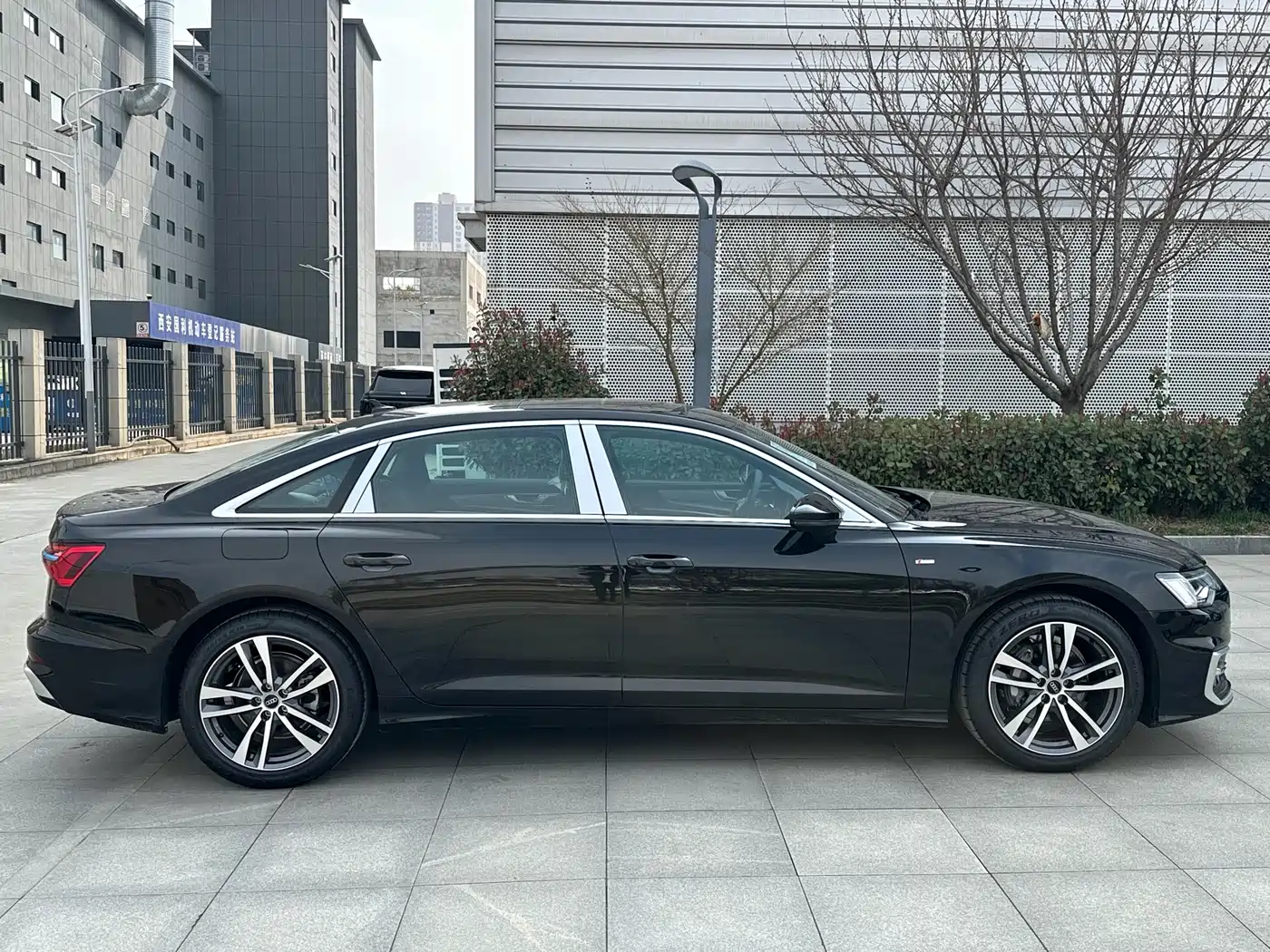 Audi A6L 2025 40 TFSI Luxury Sport фото 5