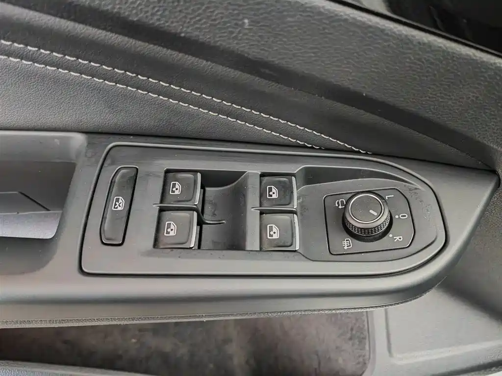 Volkswagen Golf 2021 280TSI DSG R-Line фото 9