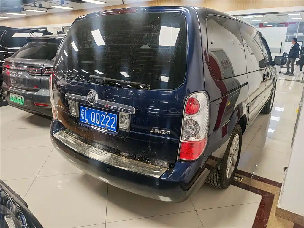 Buick GL8 2011 2.4L LT Executive Edition фото 5