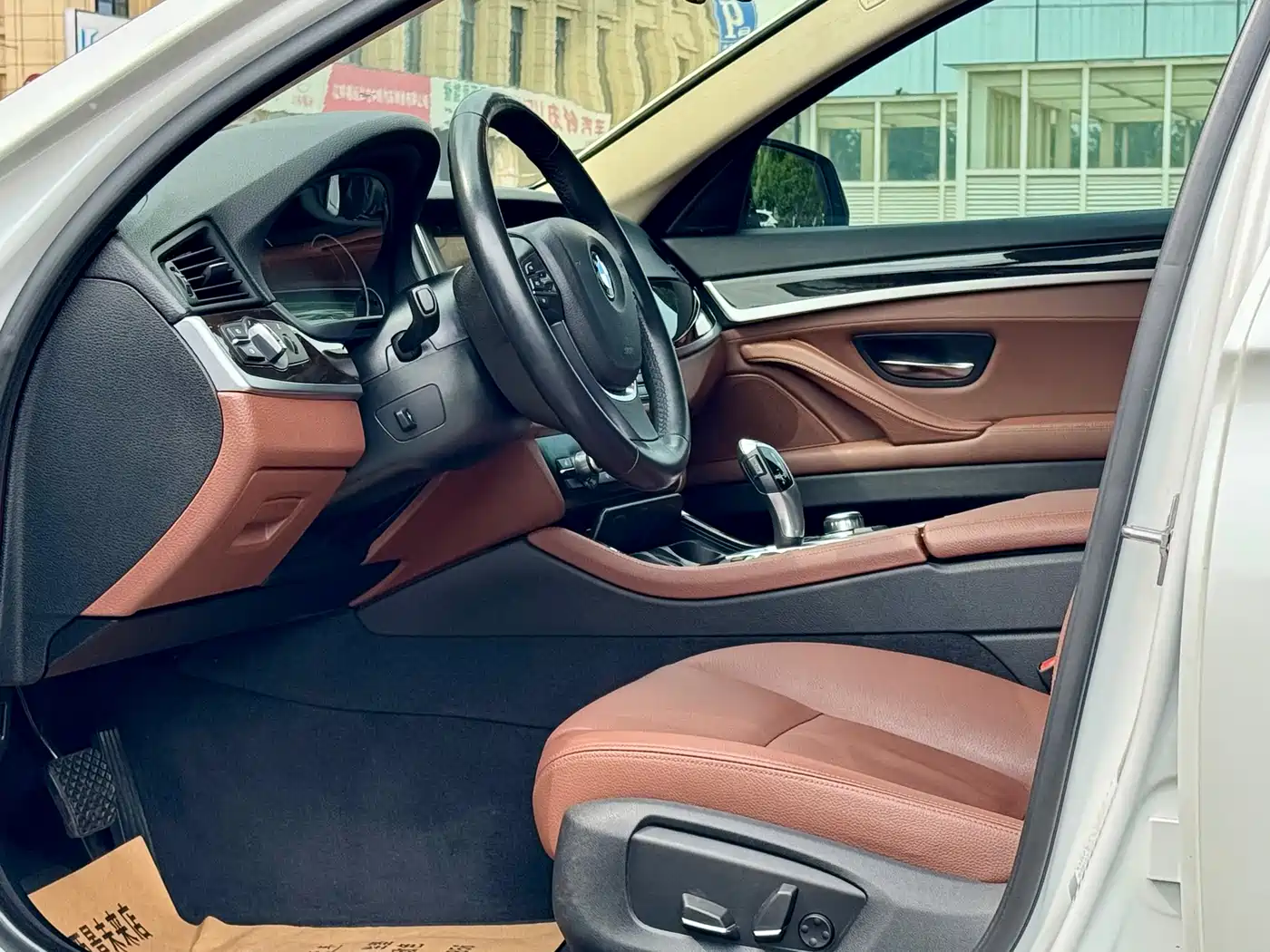 BMW 5 Series 2017 525Li Leading Edition фото 4