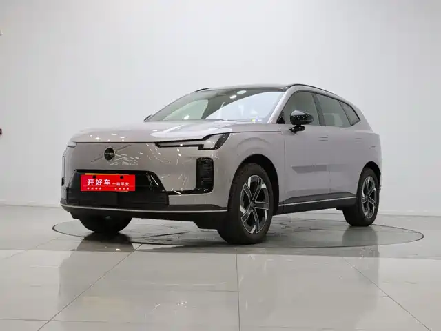 Volvo XC70 PHEV Моноприводный, увеличенный запас хода, Core