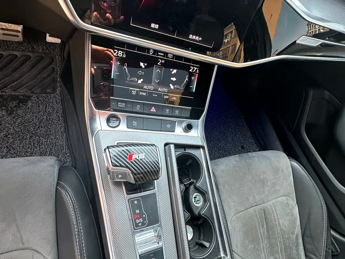 Audi A6L 2021 40 TFSI Luxury Sport фото 11