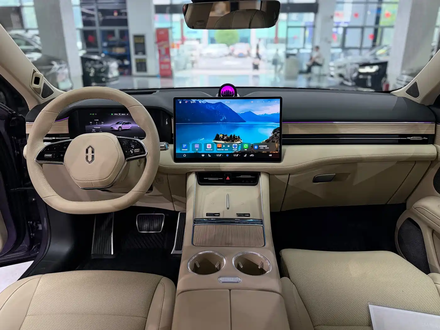 AITO Wenjie AITO M5 2025 Extended Range Ultra AWD фото 10
