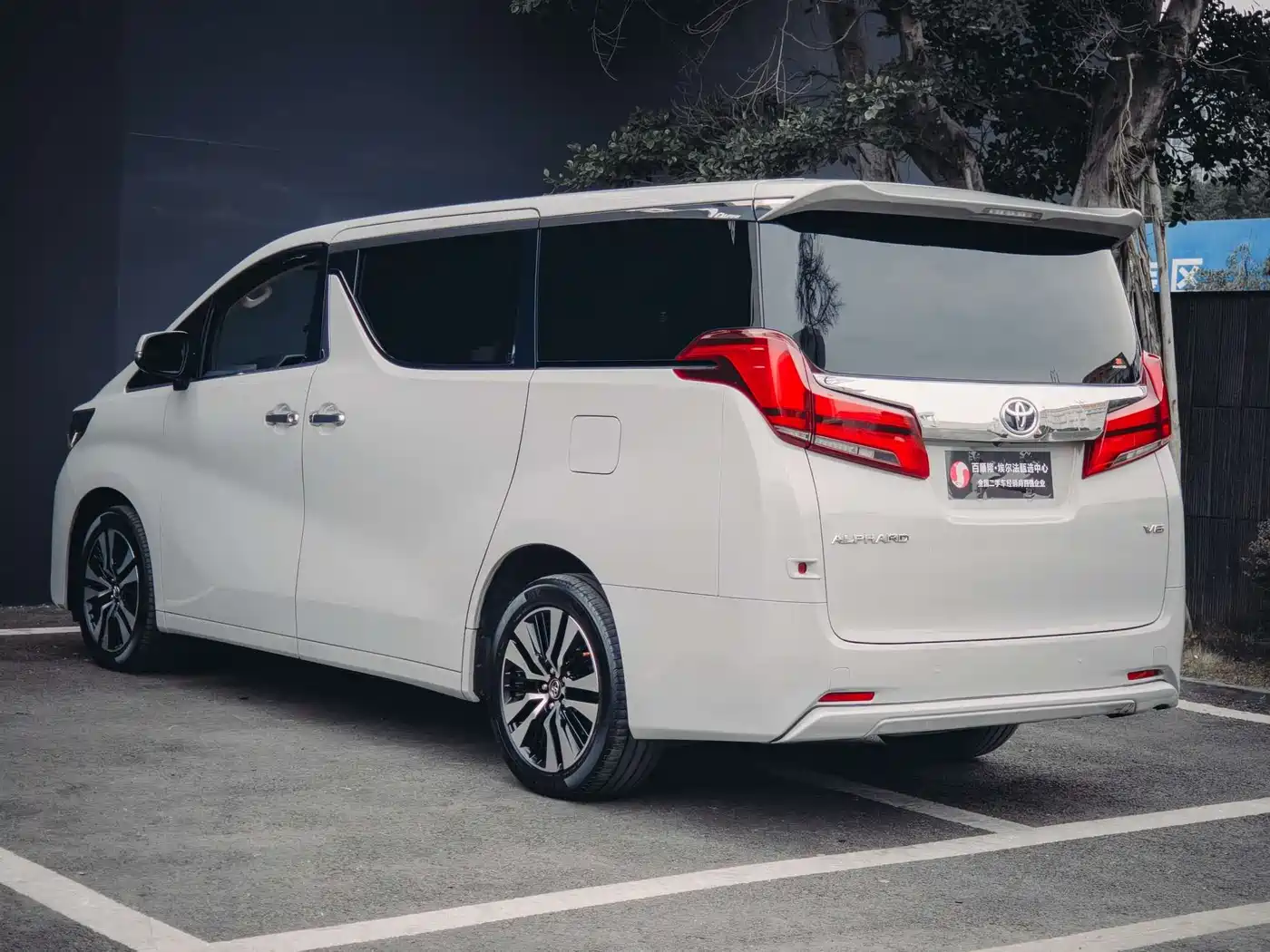 Toyota Alphard 2018 Facelift 3.5L Luxury Edition фото 8