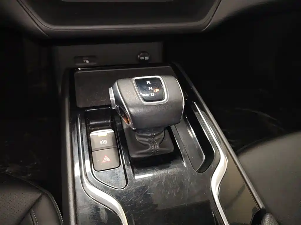 Hongqi E-QM5 2023 Facelift Basic Travel Edition фото 10