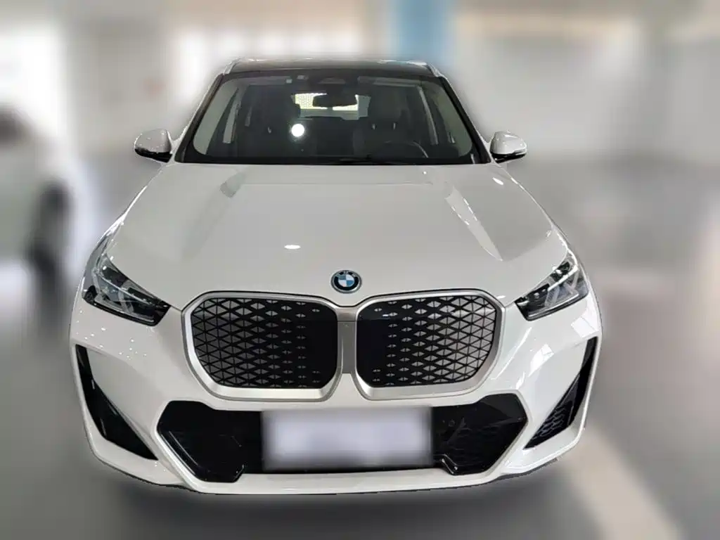 Фото 3 - BMW iX1