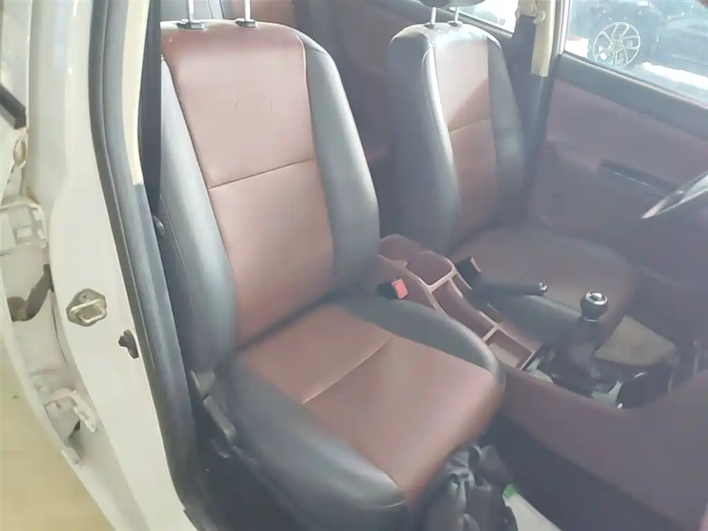 BYD F3 2012 Energy-saving Edition 1.5L Manual Comfort фото 25