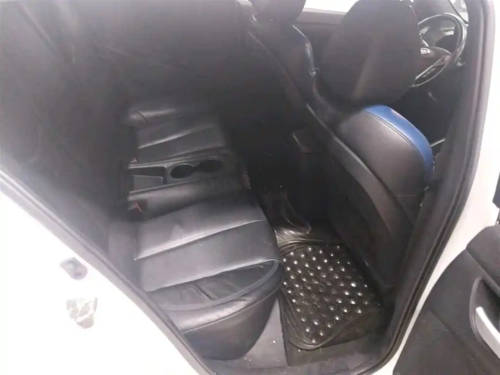 Hyundai Veloster 2015 1.6T Automatic Flagship Edition фото 6