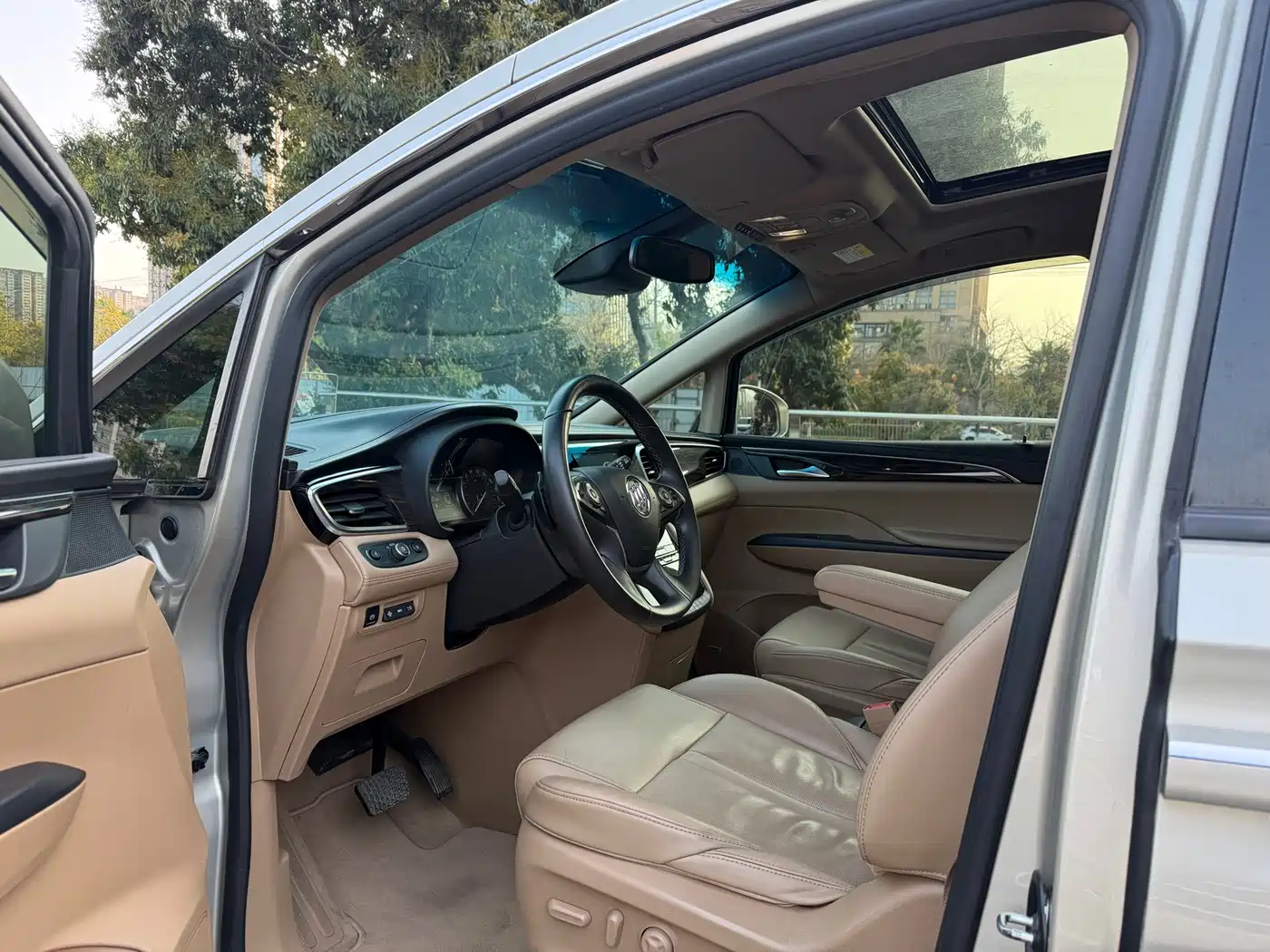 Buick GL8 2017 ES 28T Flagship China V фото 4