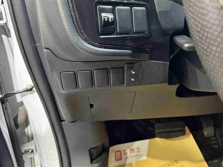 Mitsubishi Outlander 2021 2.0L 2WD Smooth Ride Version 5-Seater 12