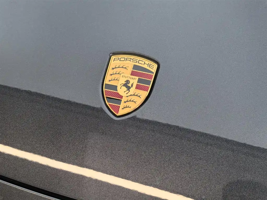 Фото 35 - Porsche Taycan