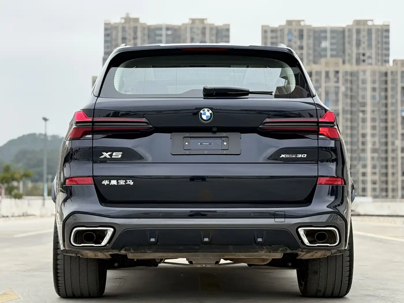 BMW X5 2025 Model xDrive 30Li Exclusive M Sport Blackout Package фото 11