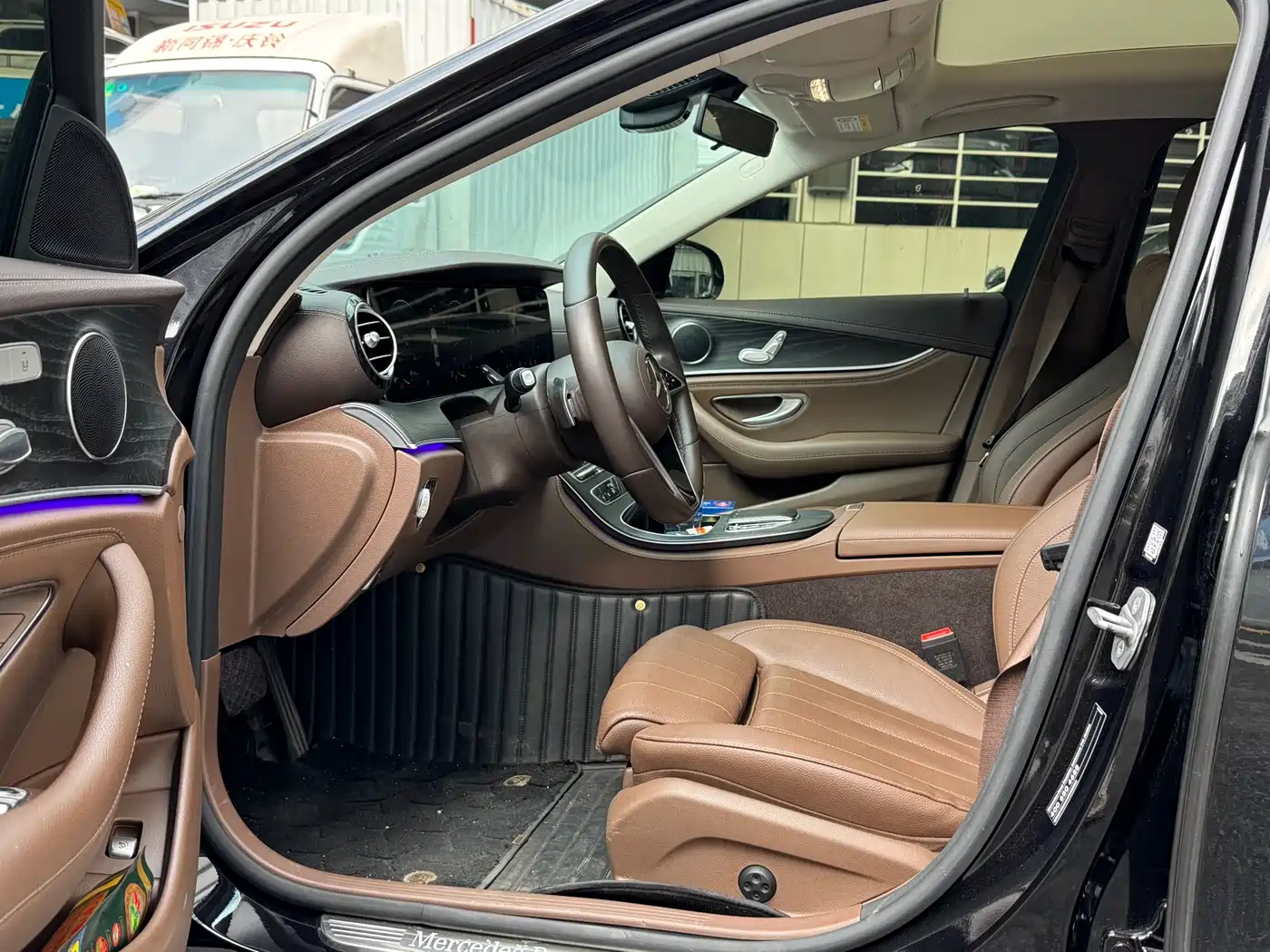 Mercedes-Benz E-Class 2023 E 260 L фото 12