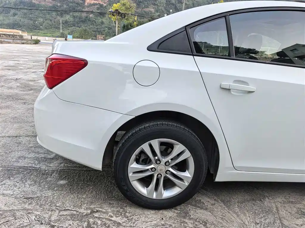 Chevrolet Cruze 2015 1.5L Classic SE AT фото 23