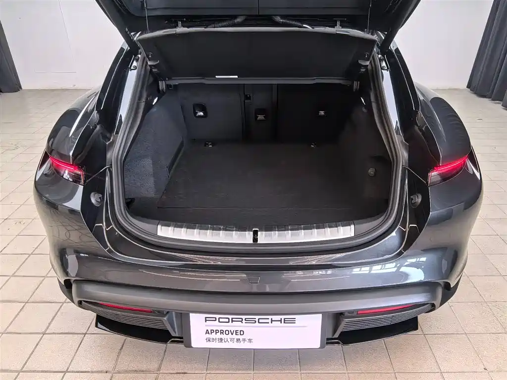 Фото 19 - Porsche Taycan