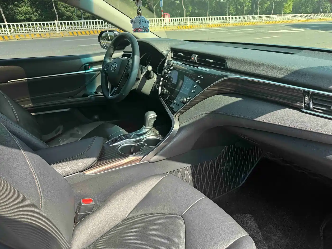 Toyota Camry 2018 2.5G Luxury Edition фото 19