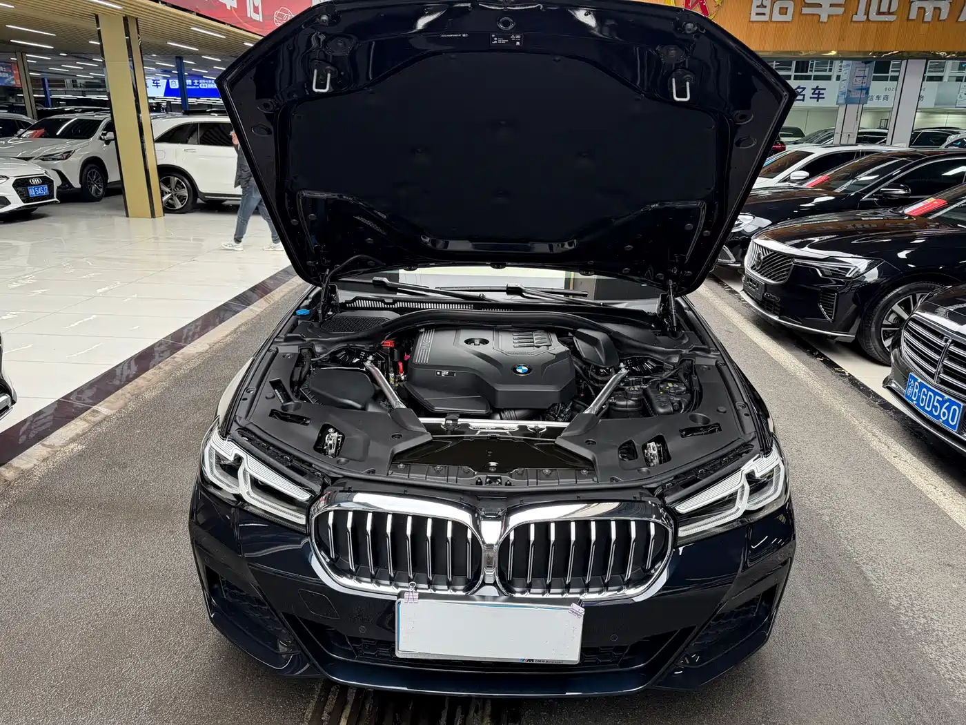 BMW 5 Series 2023 Facelift 530Li Leading M Sport Package фото 32