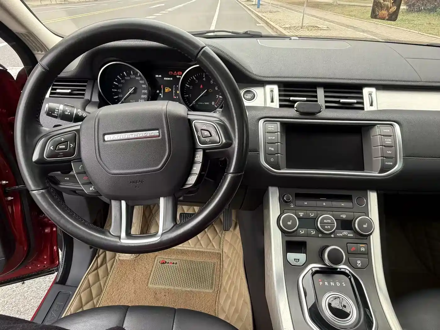 Land Rover Range Rover Evoque 2015 2.0T 5-Door Intelligent Edition фото 14