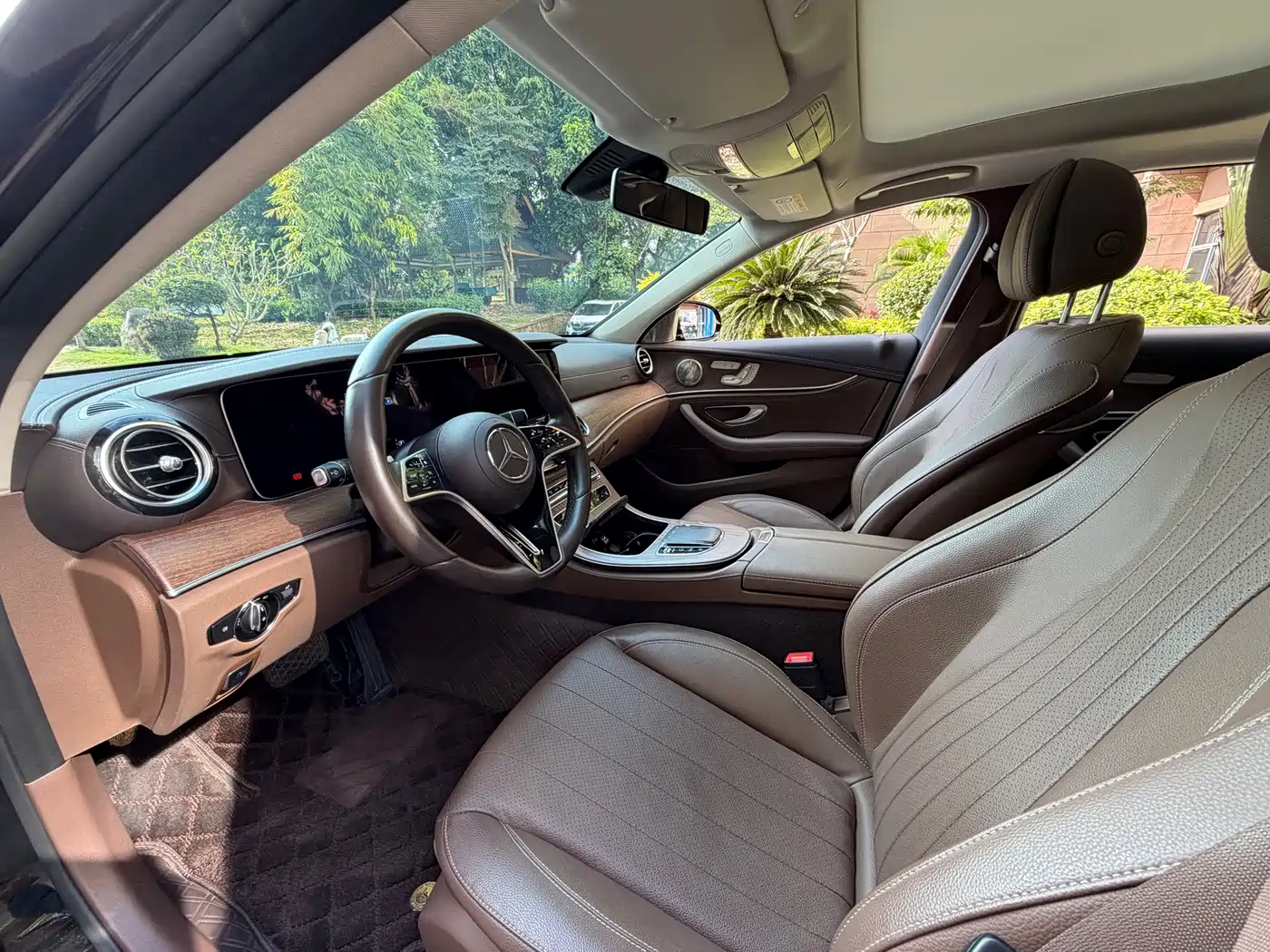 Mercedes-Benz E-Class 2023 E 300 L Fashion фото 4