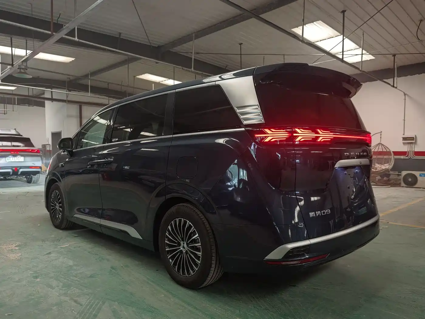 Denza D9 2025 Model DM-i Smart Drive Edition 1020 AWD Flagship фото 13