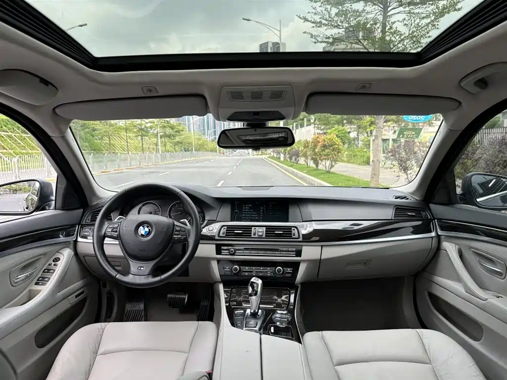 BMW 5 Series 2012 523Li Luxury фото 11