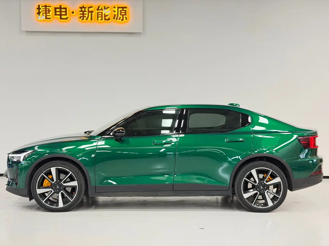 Polestar 2 2020 Launch Edition фото 3