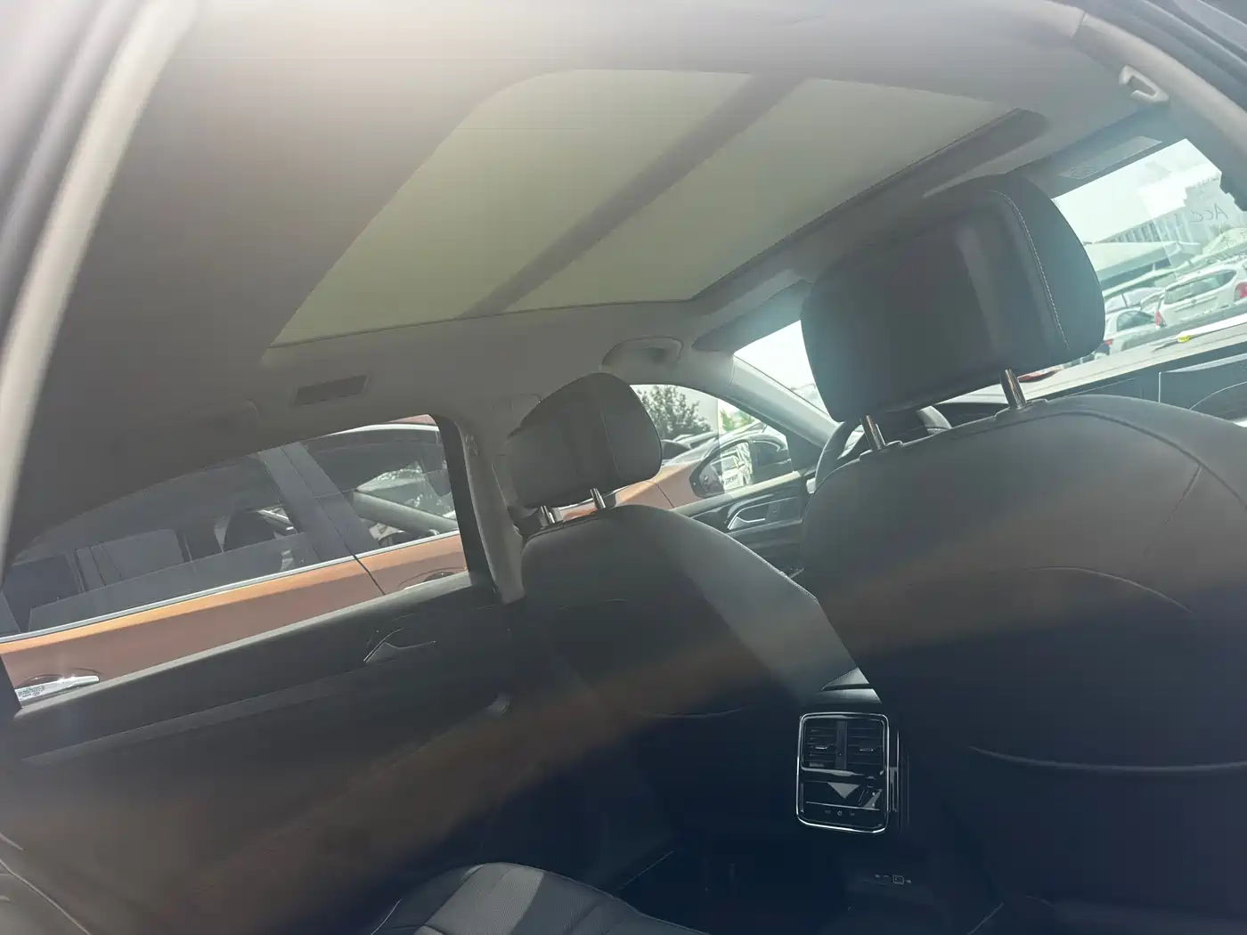 Volkswagen Passat 2024 380TSI Dragon Soaring Edition фото 8