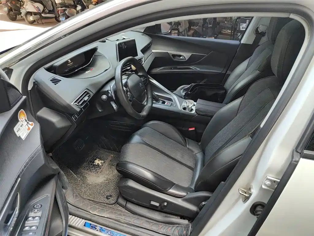 Peugeot 5008 2017 380THP 7-seat Elite Edition фото 14