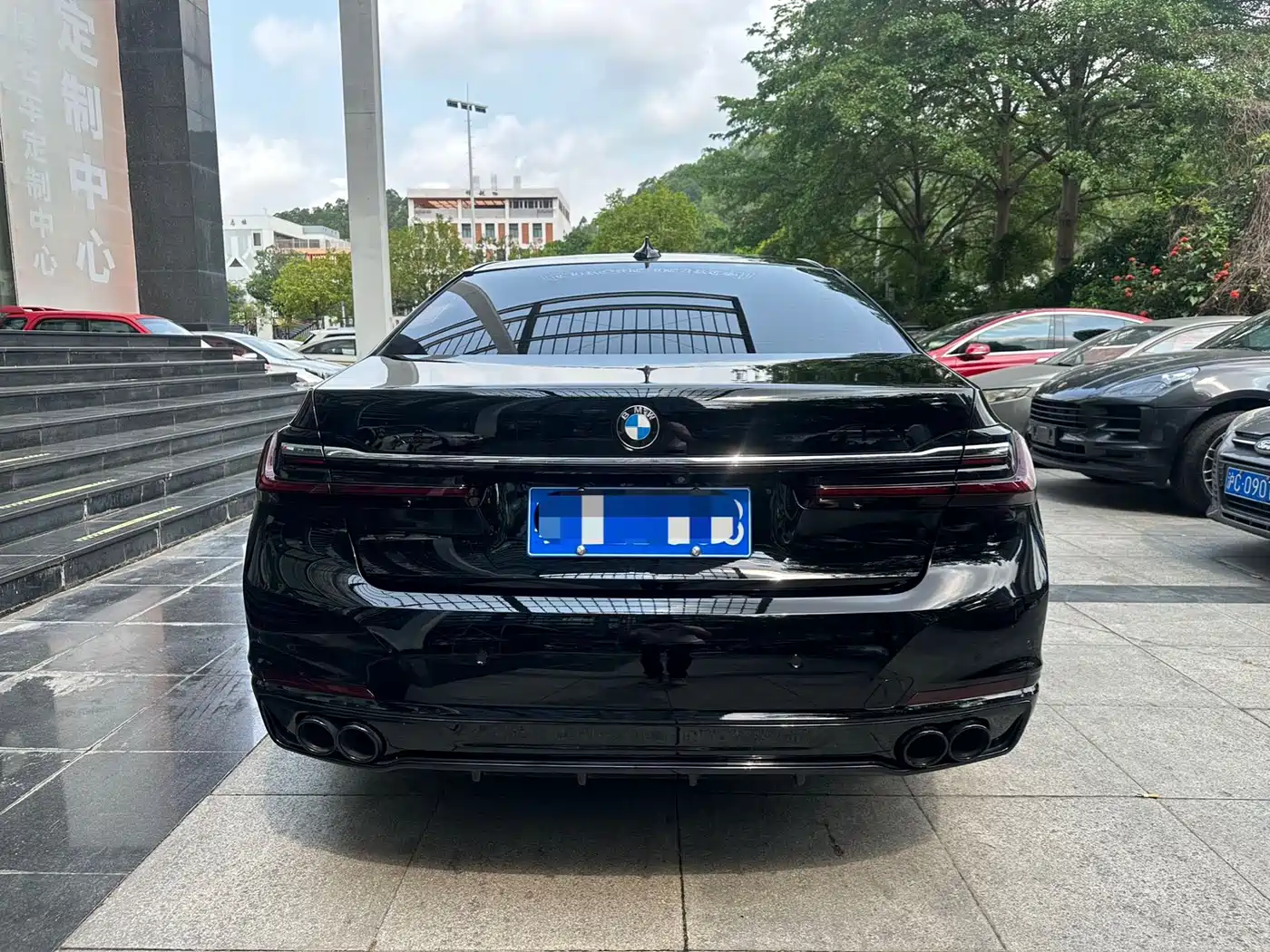 BMW 7 Series 2019 740Li Leading Luxury Package фото 8