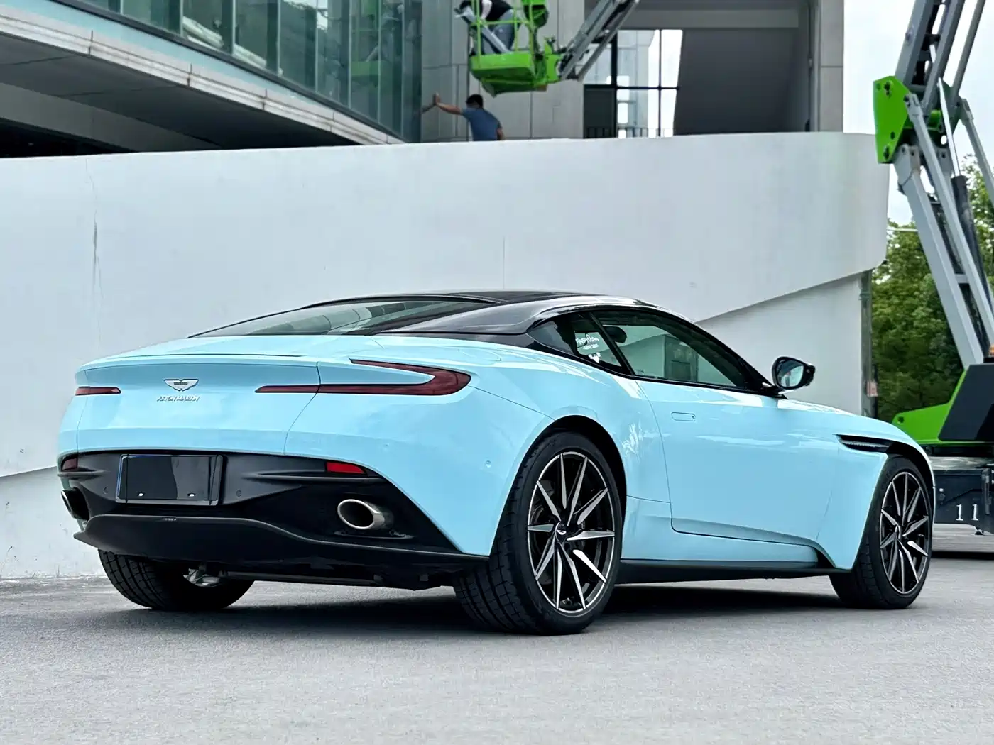 Aston Martin DB11 2019 Model 4.0T V8 Coupe фото 5