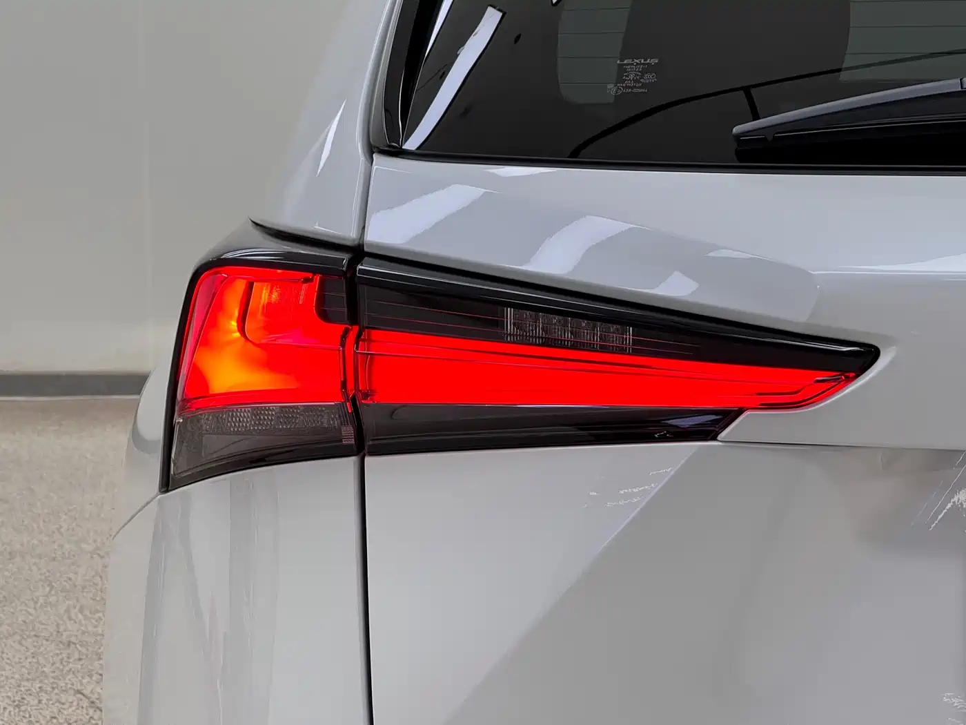 Lexus NX 2020 300h FWD F Sport China VI фото 8