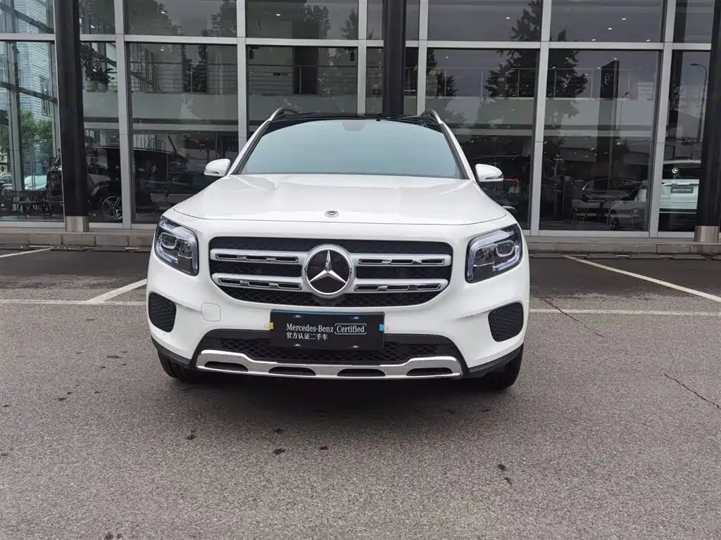 MERCEDES-BENZ GLB