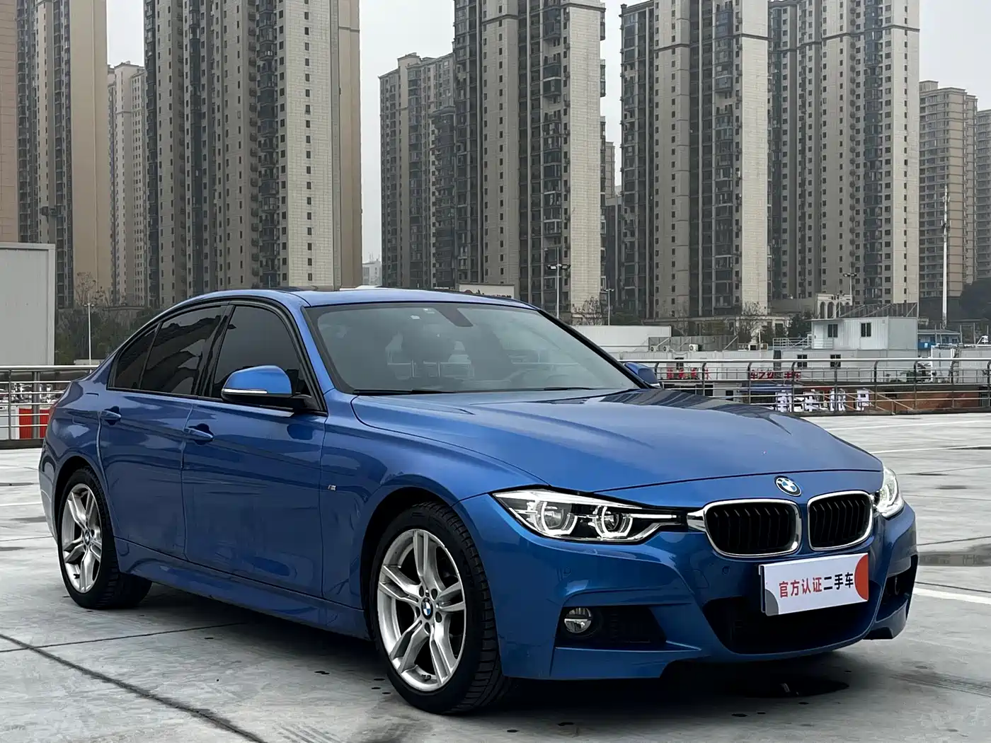 BMW 3 Series 2017 320i M Sport фото 3