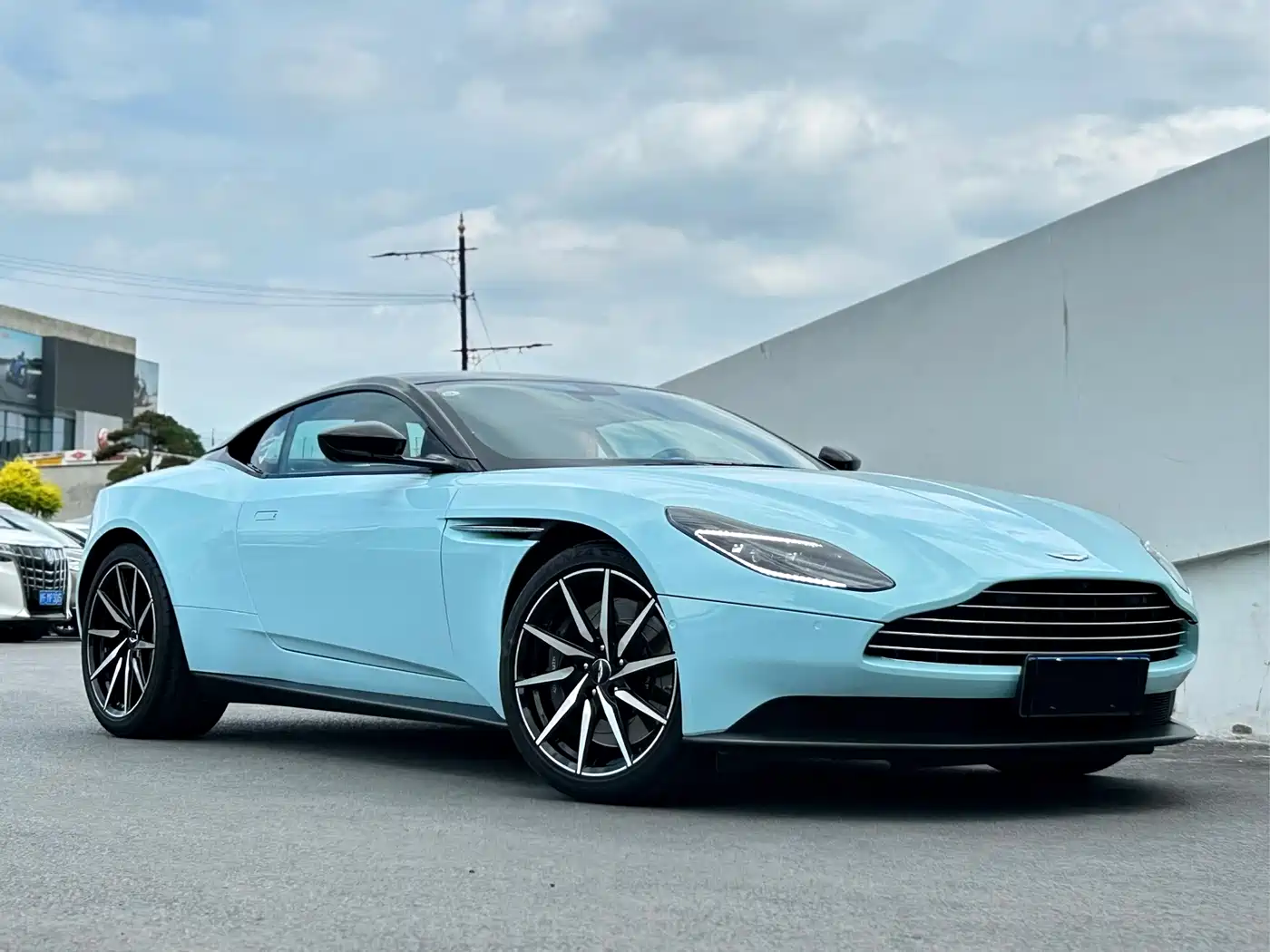 Aston Martin DB11 2019 Model 4.0T V8 Coupe фото 3