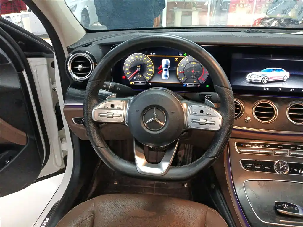 Mercedes-Benz E-Class 2019 E 300 L Sport Fashion фото 7